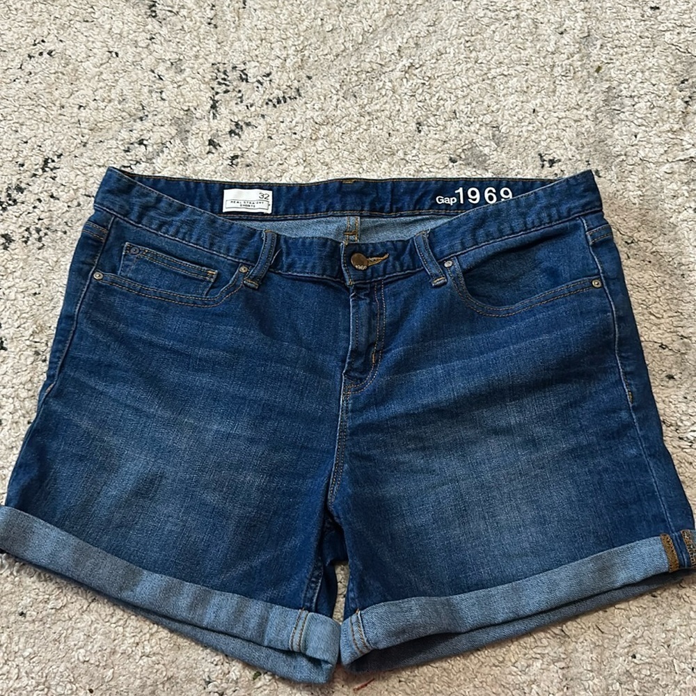 Gap 1969 - Blue Denim Cuffed Shorts - Size 32 Inseam: 4 1/2 inch Rise: 10 inch